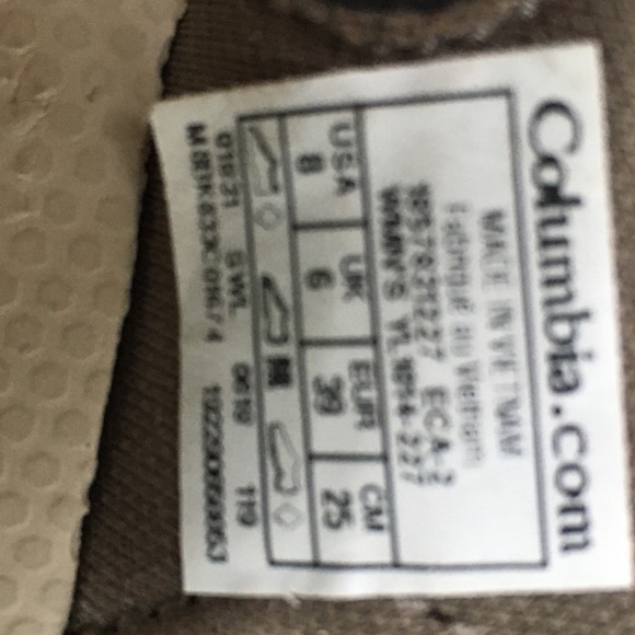 Woman’s Columbia sandal/w/Velcro closure on heel back, on instep, & across toes. - Picture 2 of 7